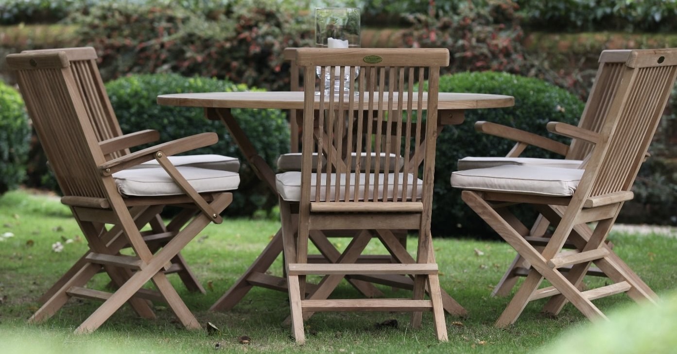 Choosing the Best Material for Outdoor Furniture