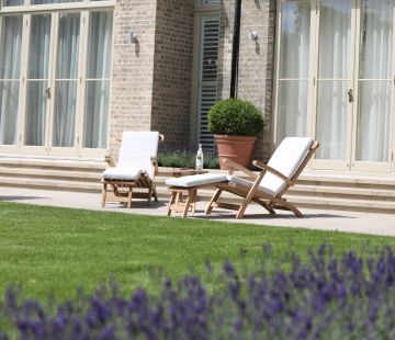 Classic Wooden Steamer Chair 