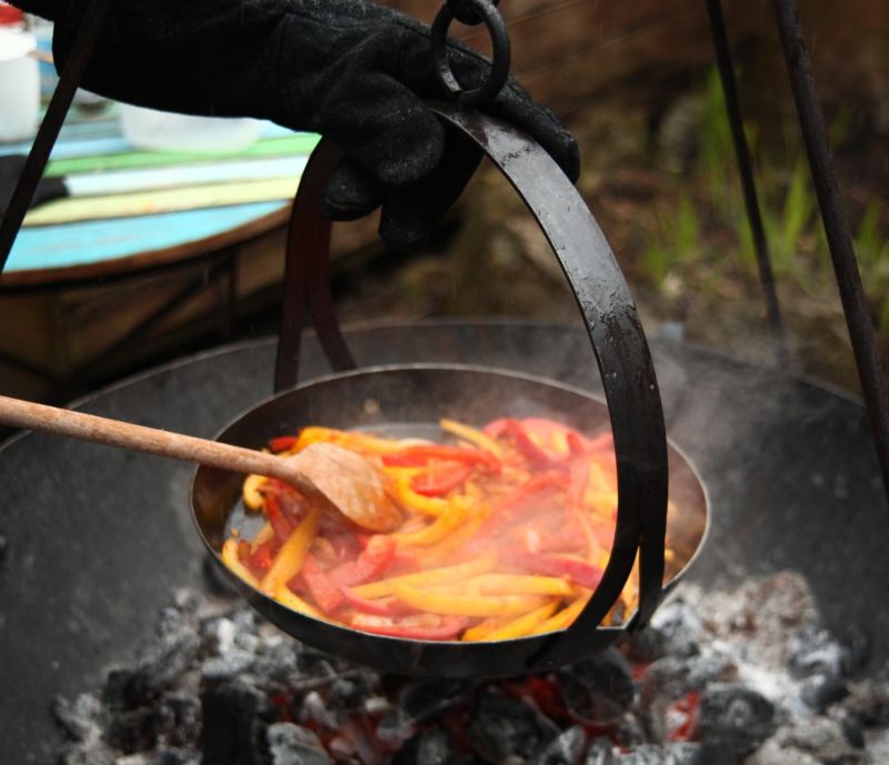 Tripod Skillet