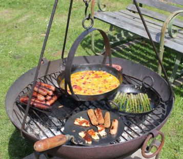 Tripod Skillet