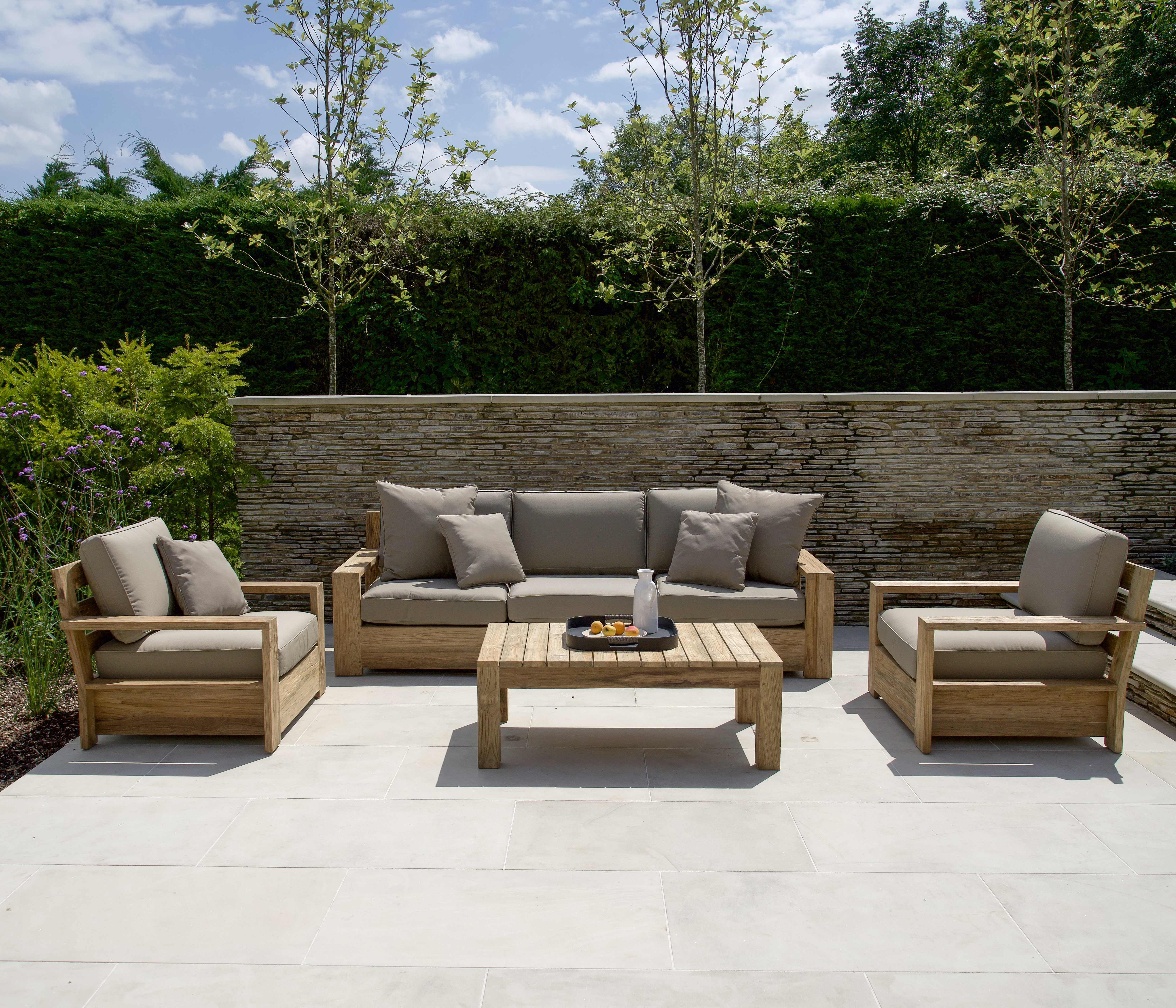 RE-IMAGINE YOUR OUTDOOR SPACE